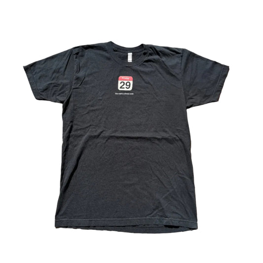 Vintage Apple 2010 The Wait Is Almost Over Tee Black